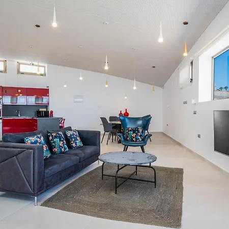 Selene Heated Indoor Pool فيلة